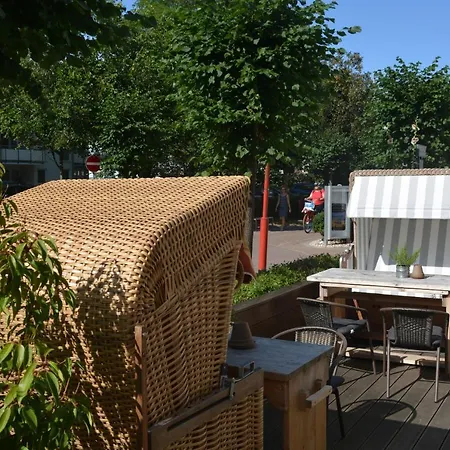 Guest house Gaestehaus Astrids Strandmuschel Binz